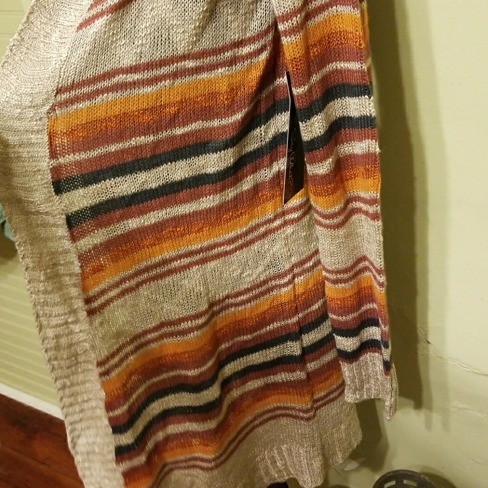 Striped pull over sweater - Picture 2 of 2
